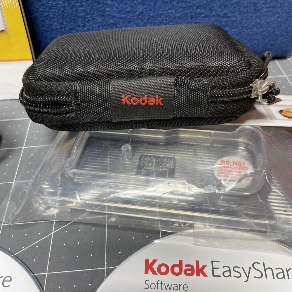 Kodak EasyShare C633 6.1MP Digital Camera - Silver camera only‎ parts or repair